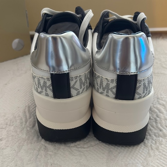 Michael Kors Monochrome Sneakers with Silver Detail - Picture 5 of 7